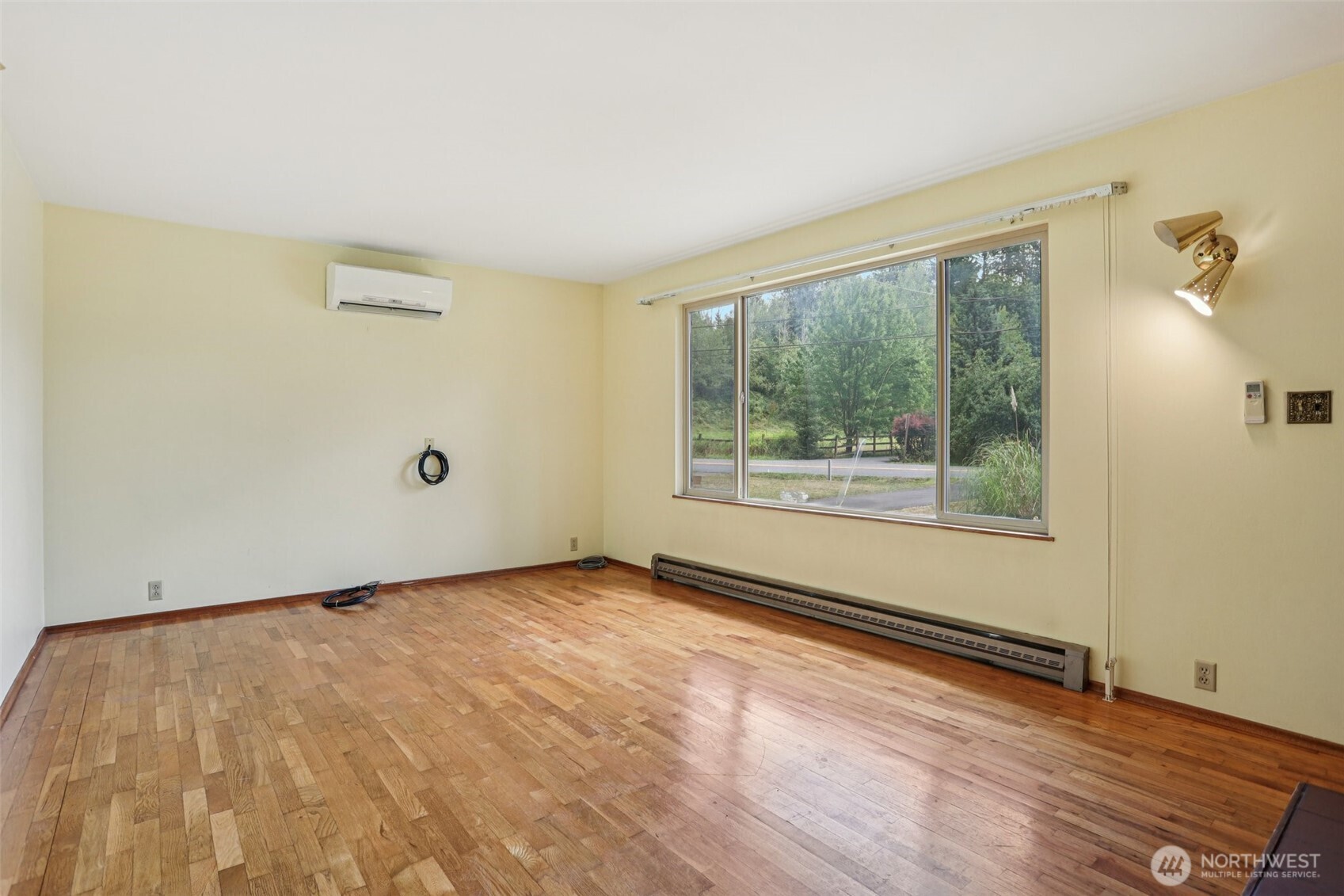19460 Northeast Redmond Road Redmond, WA 98053 - Photo 6 of 31 Gallery Image 6