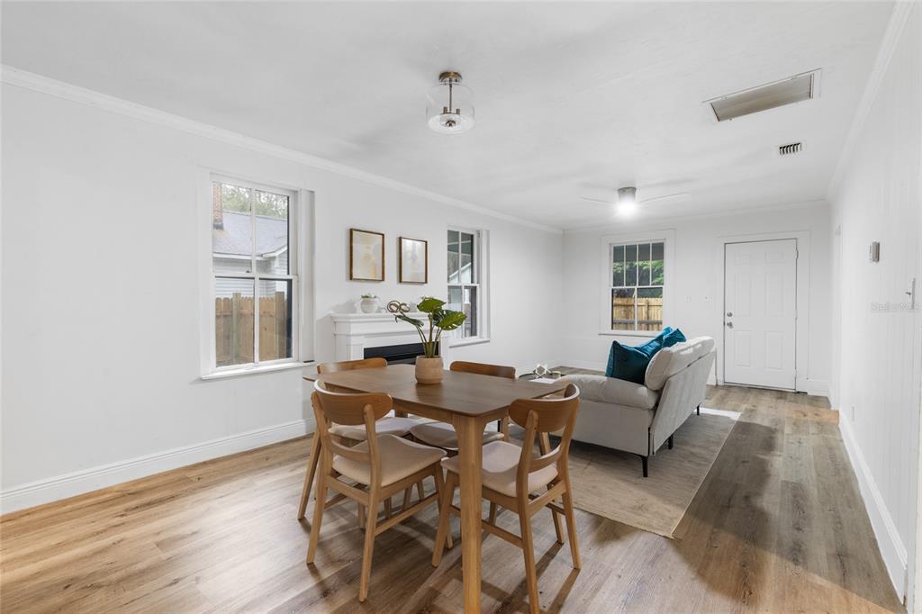 902 Northwest 4th Place Gainesville, FL 32601 - Photo 11 of 33 a workspace with furniture and window