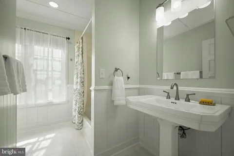 $1,460,000 | 21901 New Hampshire Avenue, Brookeville, MD 20833