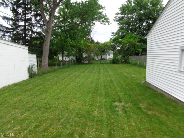 8116 Snow Road Parma, OH 44129 - Photo 4 of 16 Deep Lot