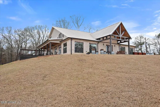 $1,150,000 | 1548 Highway 43, Pelahatchie, MS 39145