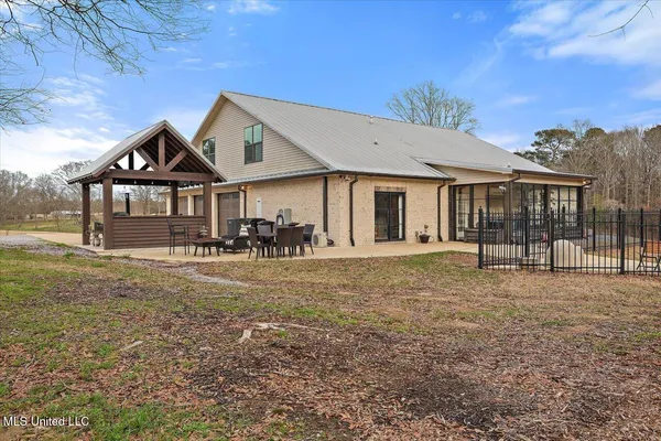 $999,900 | 1548 Highway 43, Pelahatchie, MS 39145