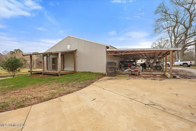 $1,150,000 | 1548 Highway 43, Pelahatchie, MS 39145