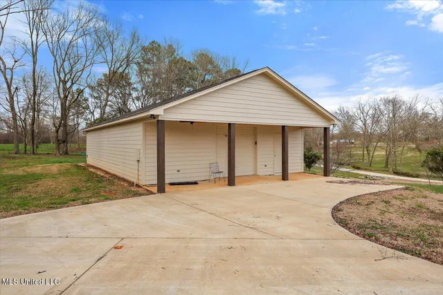 $1,150,000 | 1548 Highway 43, Pelahatchie, MS 39145