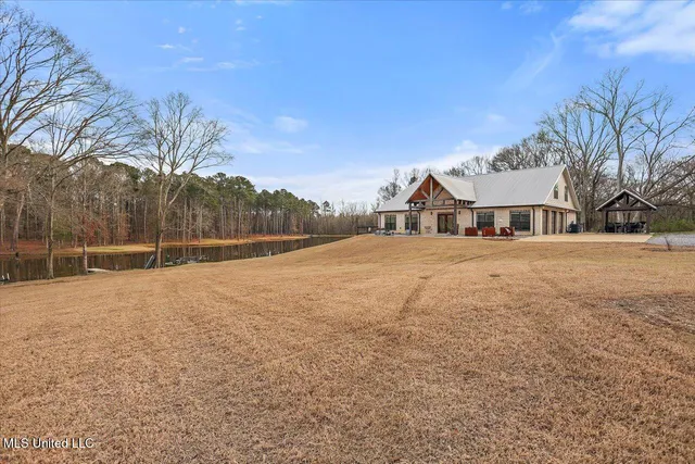 $1,150,000 | 1548 Highway 43, Pelahatchie, MS 39145