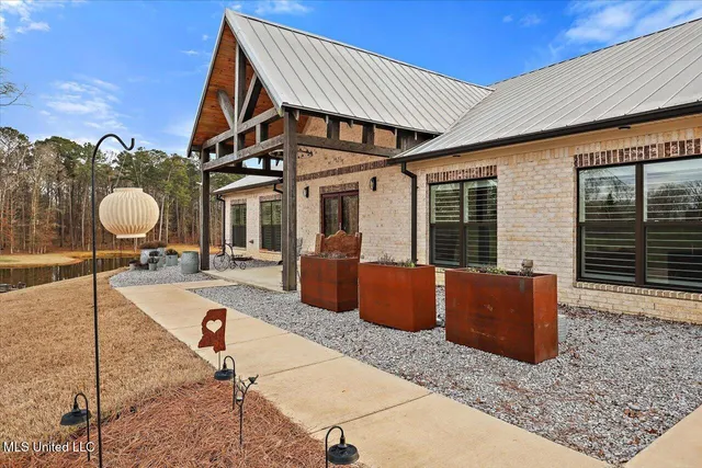 $1,150,000 | 1548 Highway 43, Pelahatchie, MS 39145