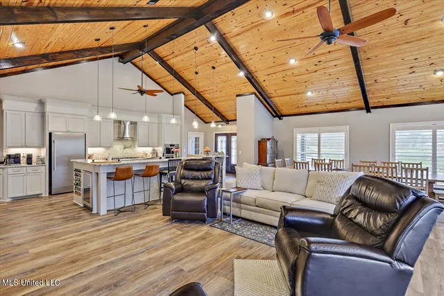 $1,150,000 | 1548 Highway 43, Pelahatchie, MS 39145