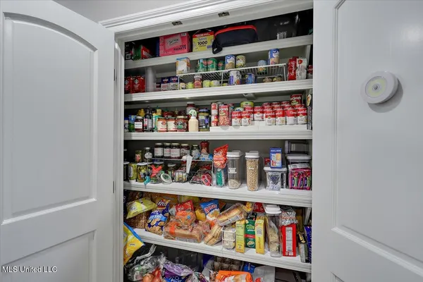 $999,900 | 1548 Highway 43, Pelahatchie, MS 39145