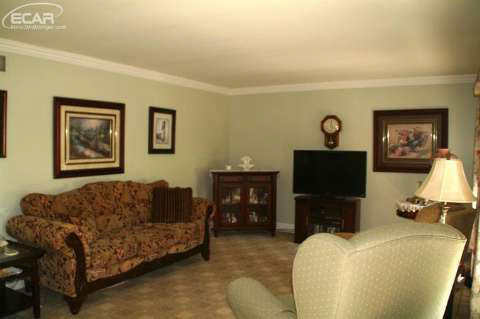 9485 Torrey Road Grand Blanc, MI 48439 - Photo 4 of 40 20444200-3.JPG