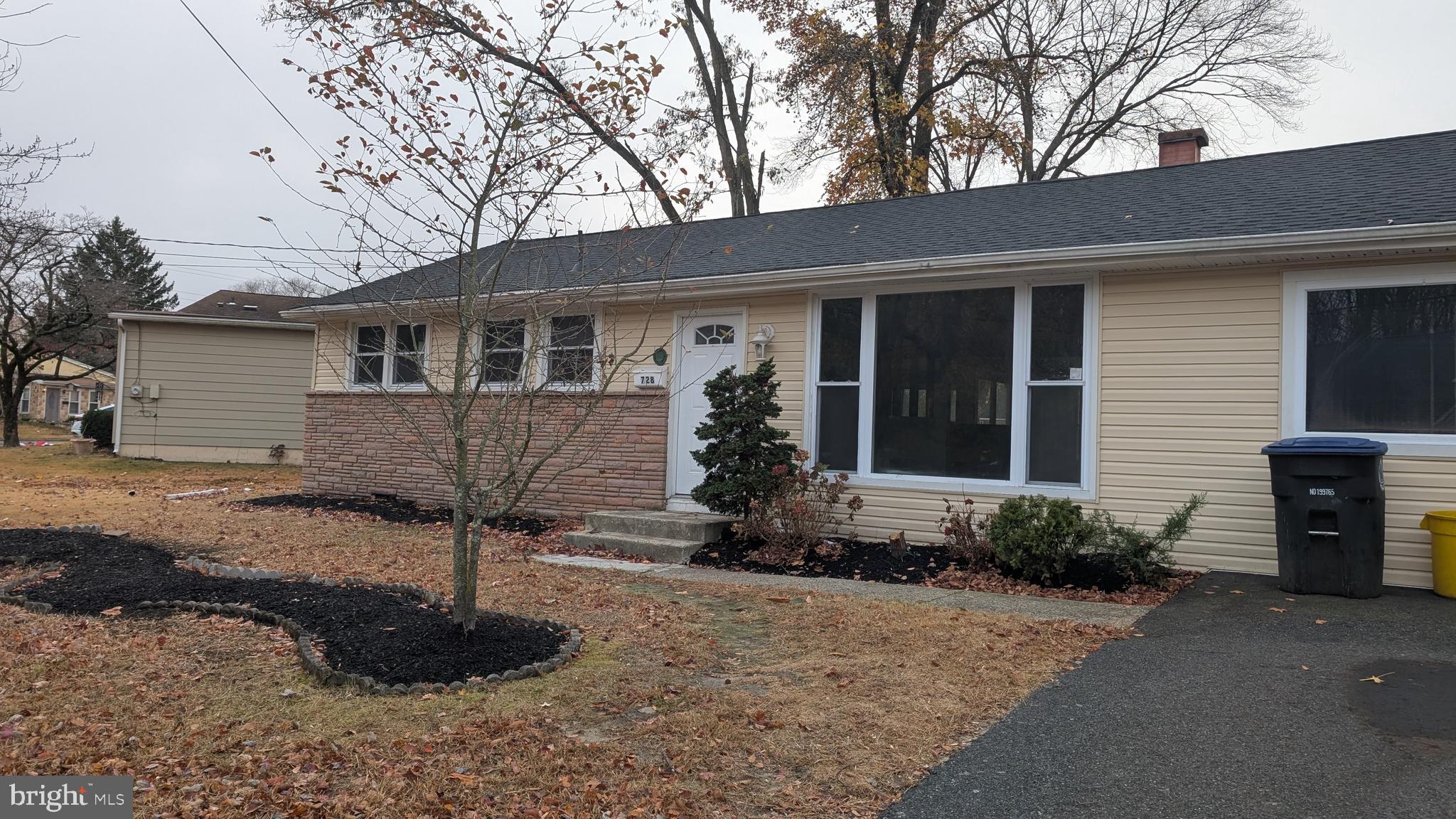 728 Aston Martin Drive Lindenwold, NJ 08021 - Photo 3 of 12 a front view of a house with garden