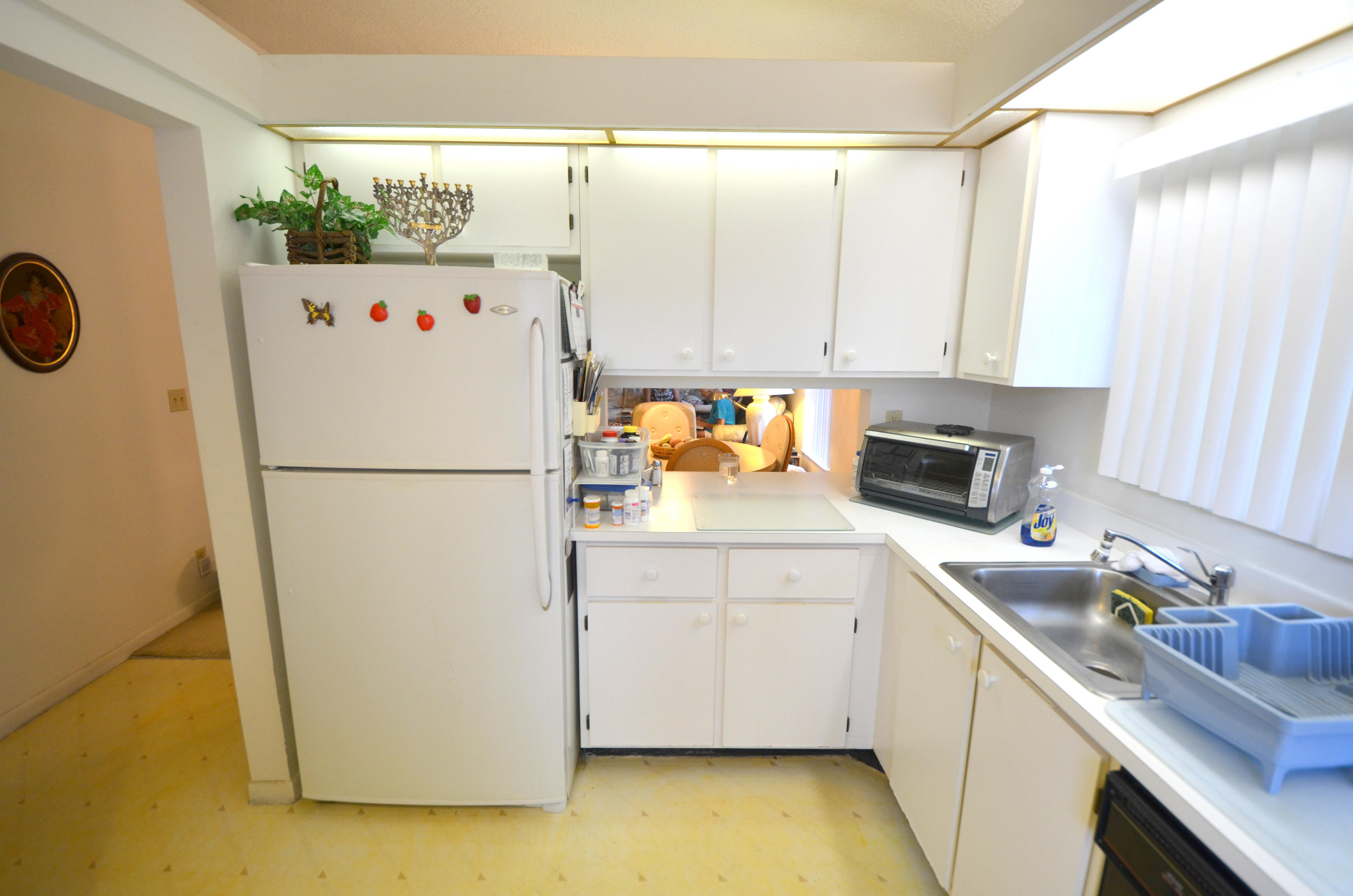 8052 Songbird Terrace, Unit B Boca Raton, FL 33496 - Photo 3 of 27 Kitchen