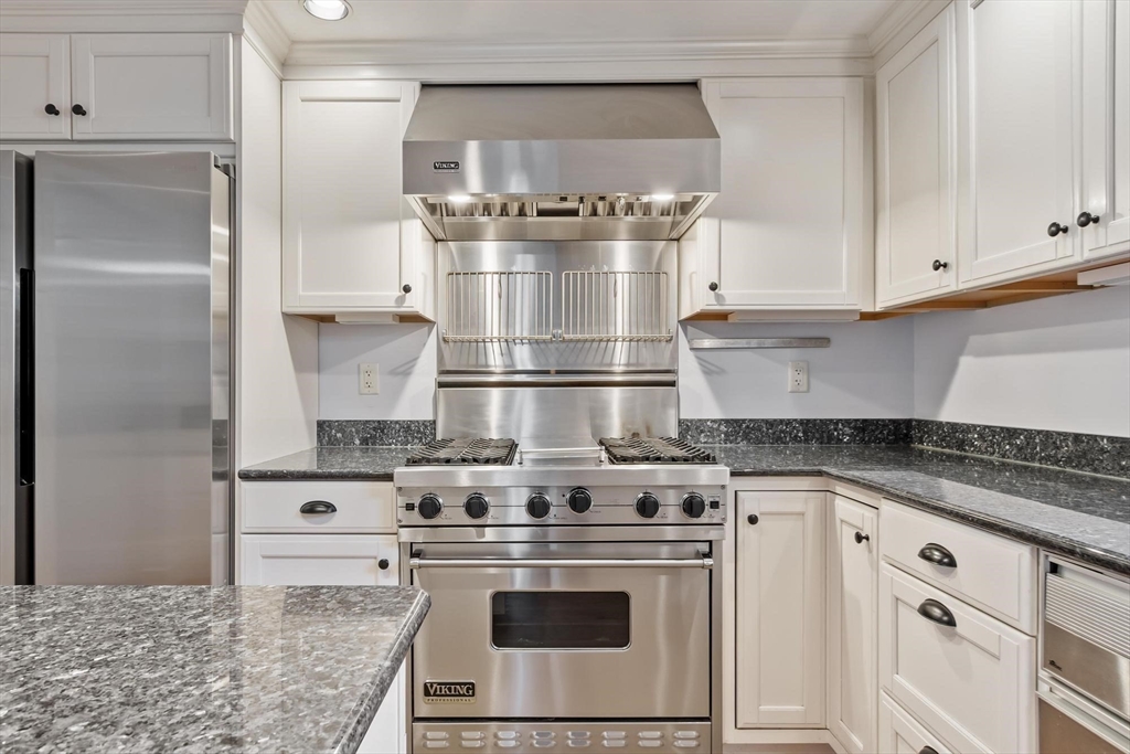 463 Cedar Brook Road Lynn, MA 01904 - Photo 7 of 23