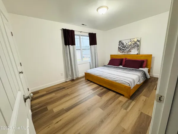 $2,300 | 114 Cavalier Drive, Jacksonville, NC 28546