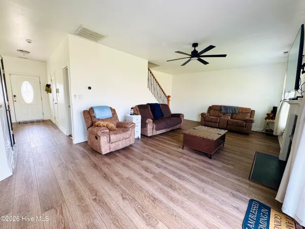 $2,300 | 114 Cavalier Drive, Jacksonville, NC 28546