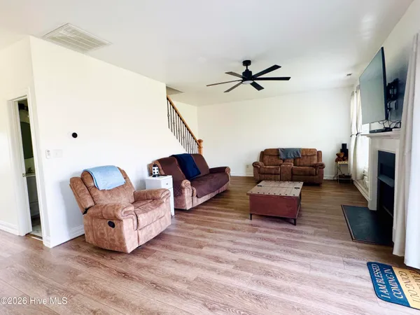 $2,300 | 114 Cavalier Drive, Jacksonville, NC 28546