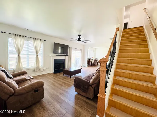 $2,300 | 114 Cavalier Drive, Jacksonville, NC 28546