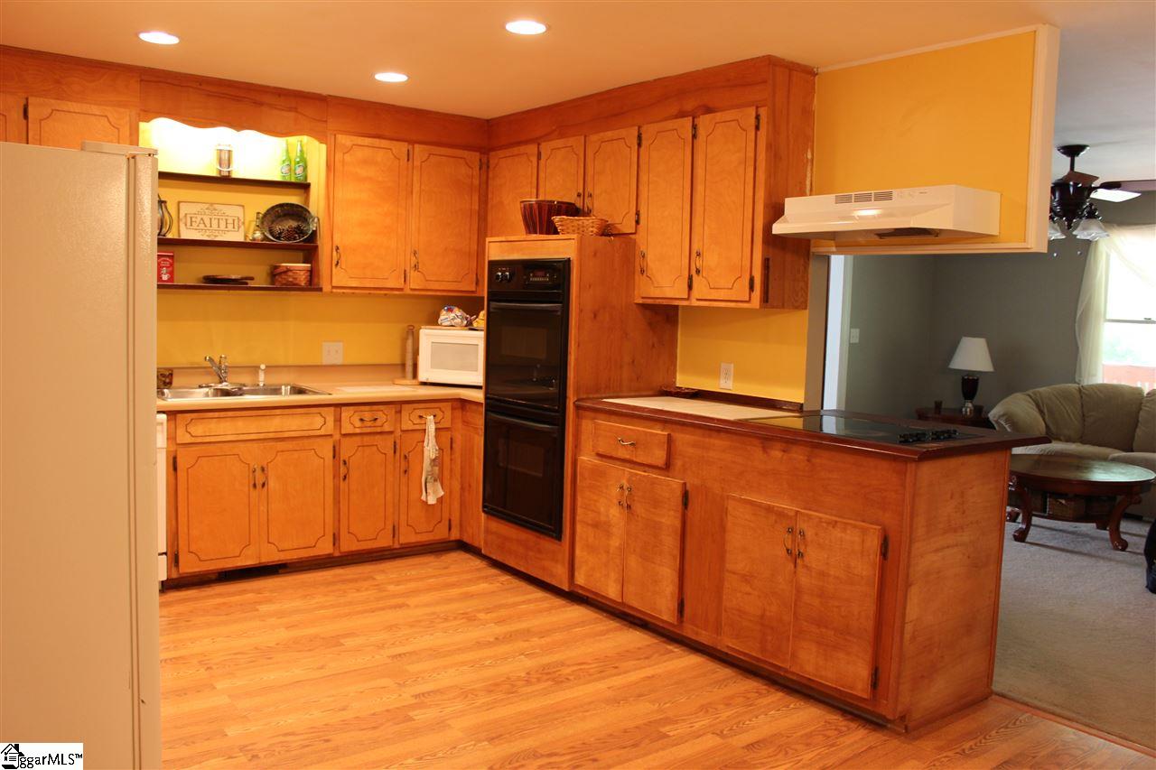 212 Gap Creek Road Marietta, SC 29661 - Photo 4 of 30 Gallery Image 4