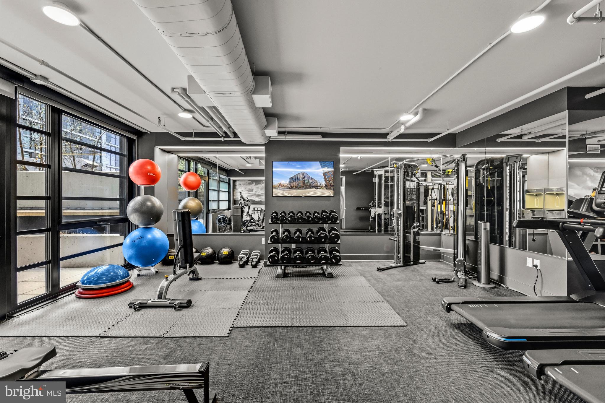 1300 4th Street Southeast, Unit 303 Washington, DC 20003 - Photo 33 of 42 a room with gym equipment