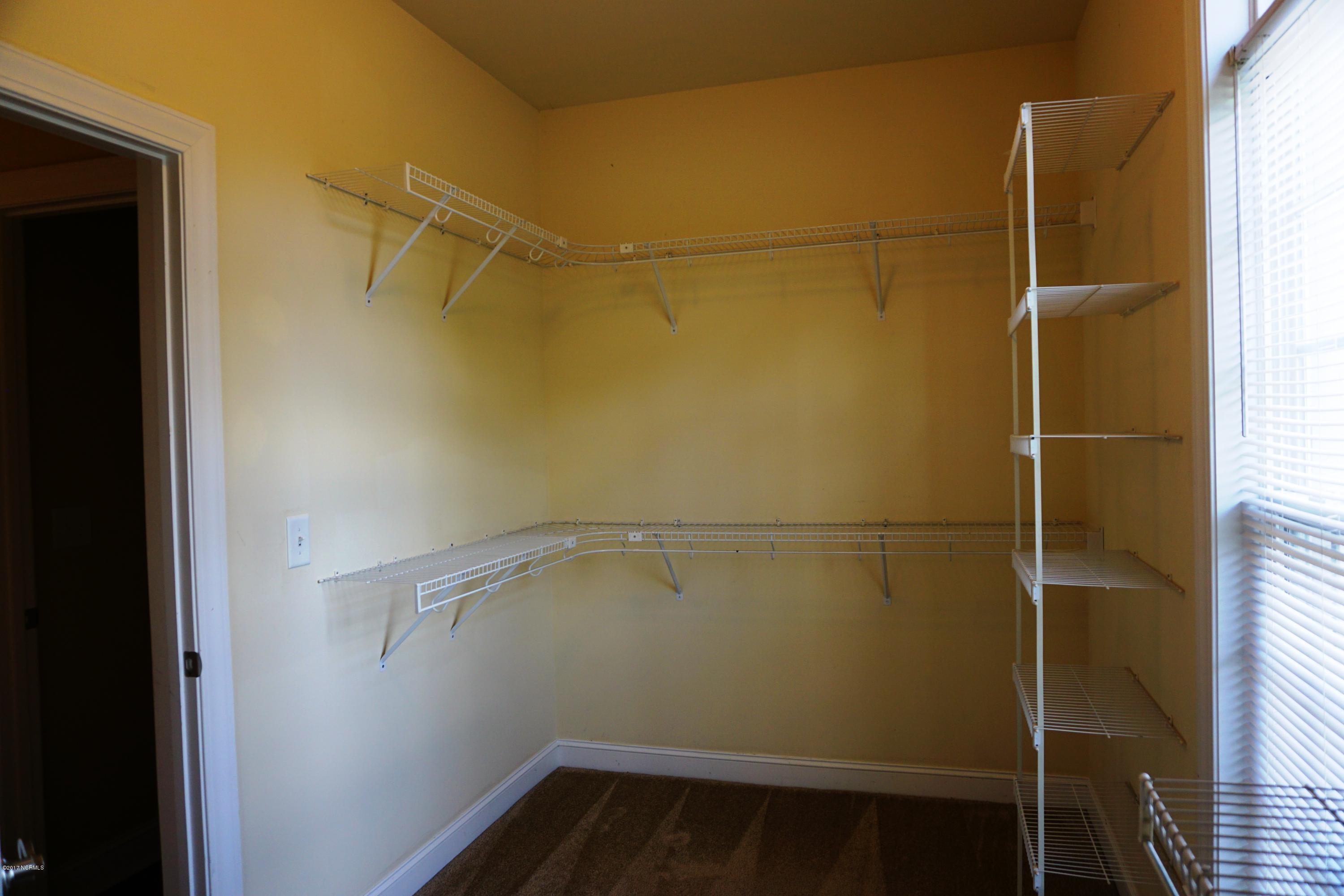 683 Crump Farm Road New Bern, NC 28562 - Photo 19 of 40 Master Closet