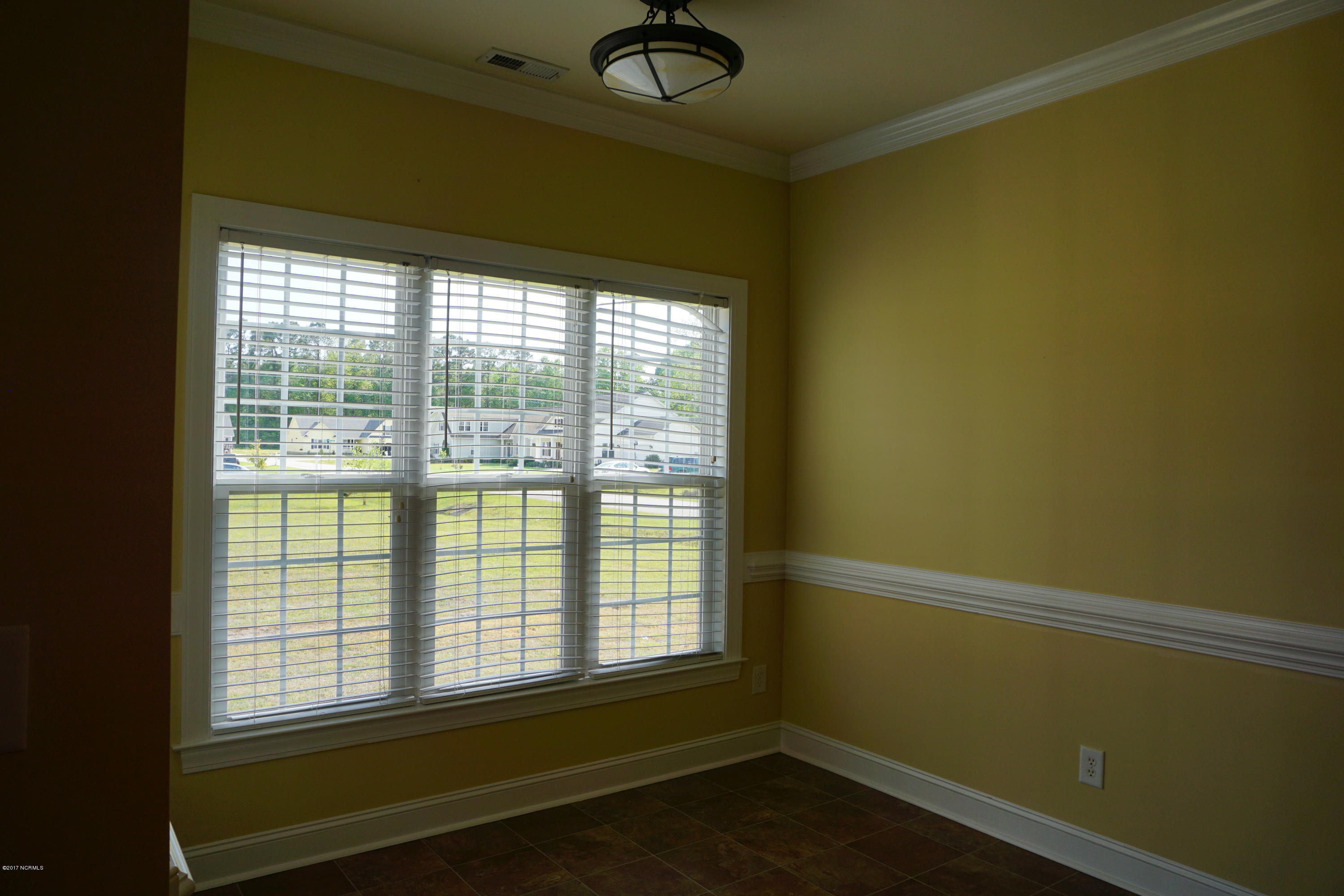 683 Crump Farm Road New Bern, NC 28562 - Photo 24 of 40 Eat in kitchen area