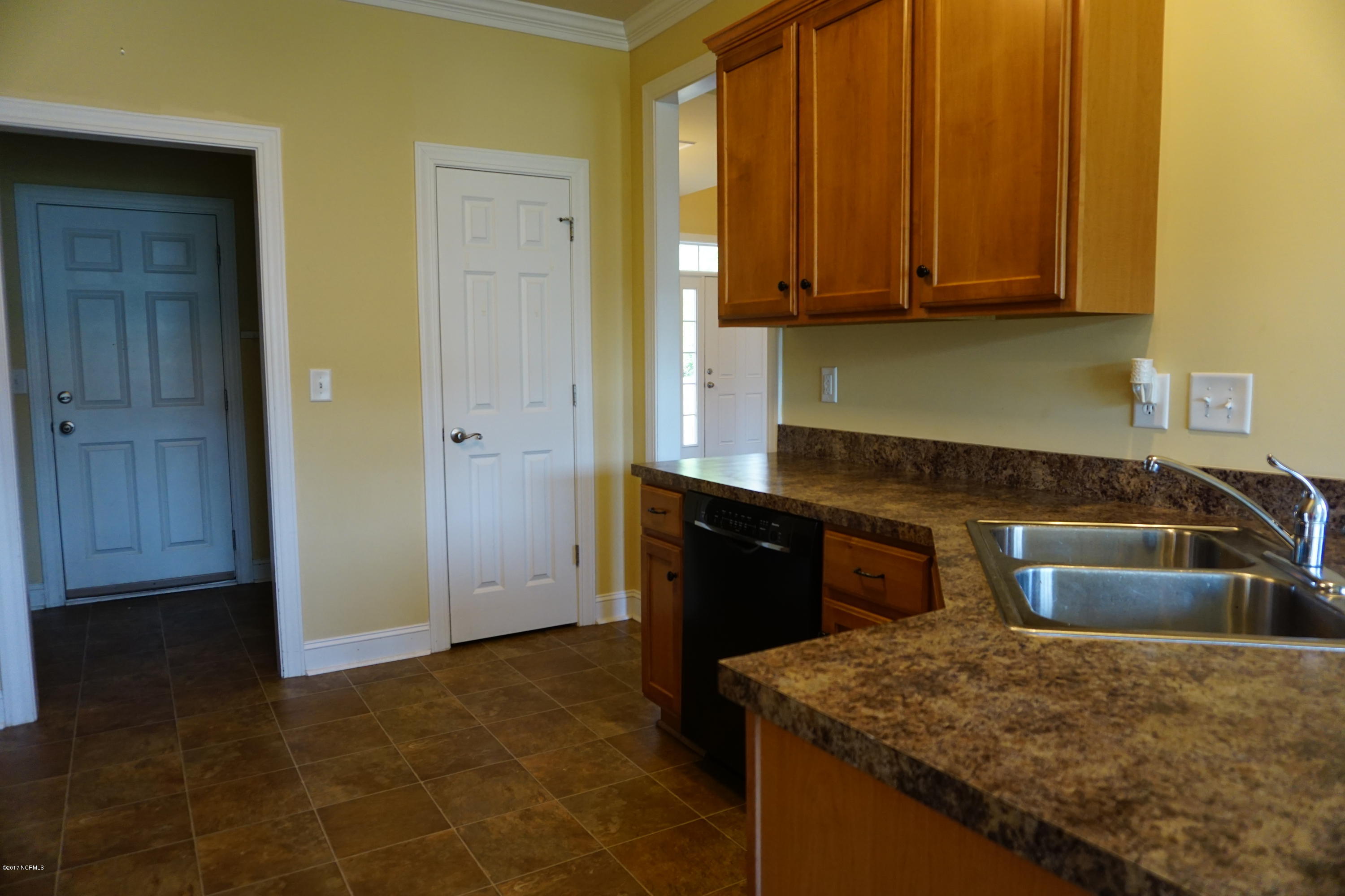 683 Crump Farm Road New Bern, NC 28562 - Photo 36 of 40 Beautiful counters