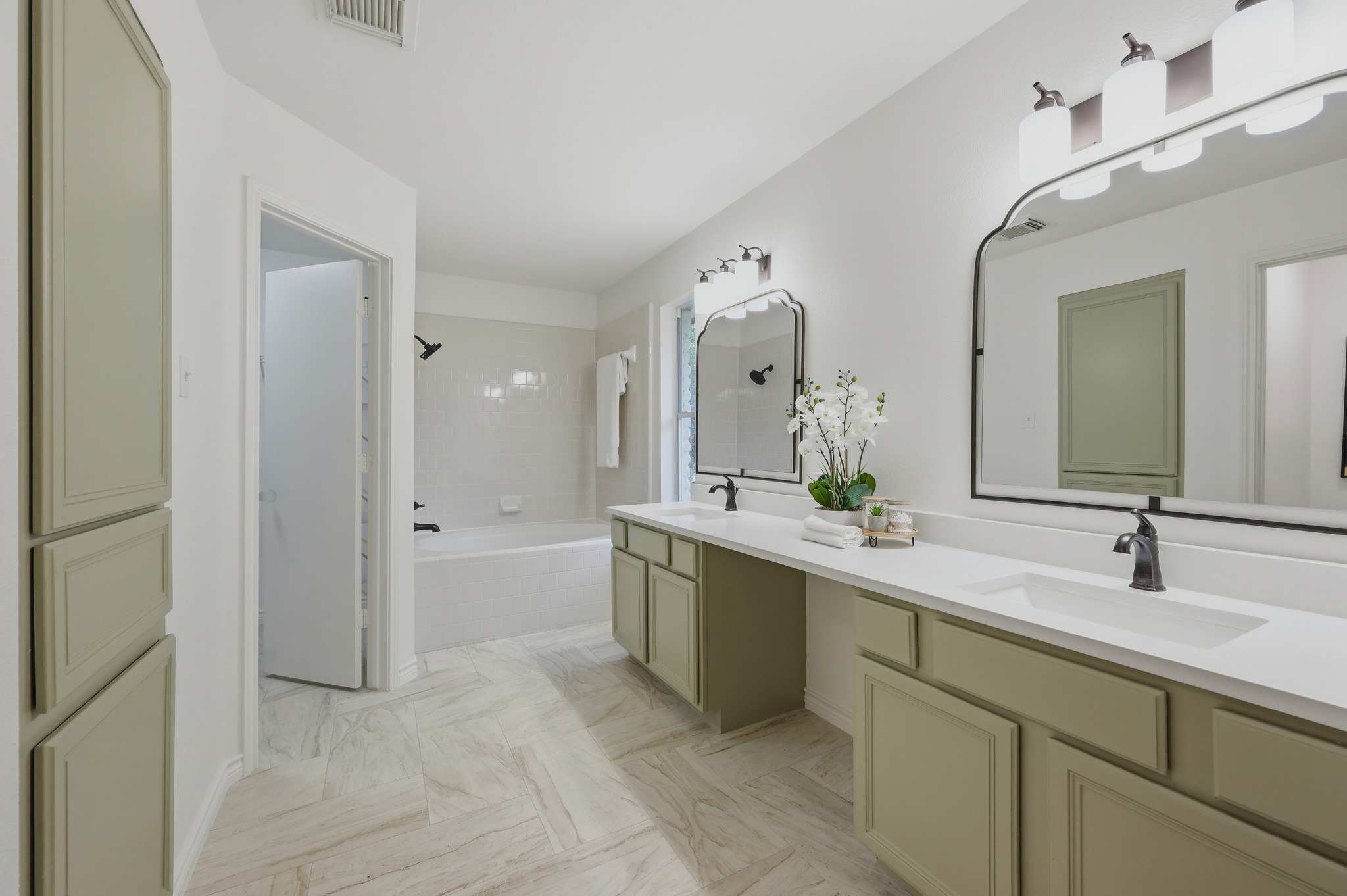 375 Rhodes Lane Wimberley, TX 78676 - Photo 17 of 34