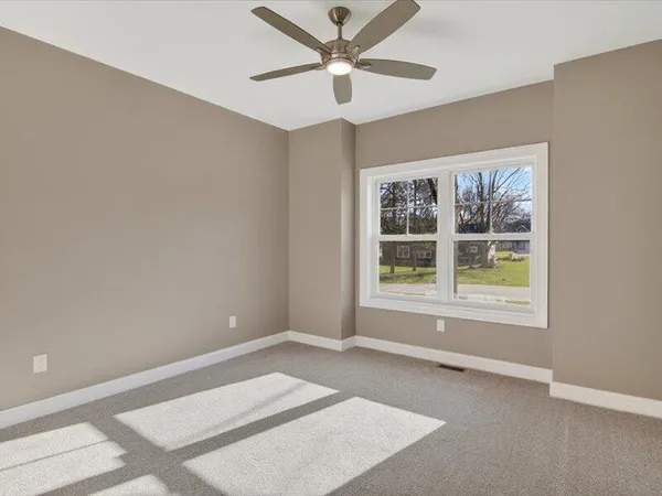 $695,500 | 1132 Lochaven Circle, Hillsdale, MI 49242