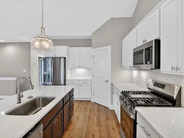 $695,500 | 1132 Lochaven Circle, Hillsdale, MI 49242