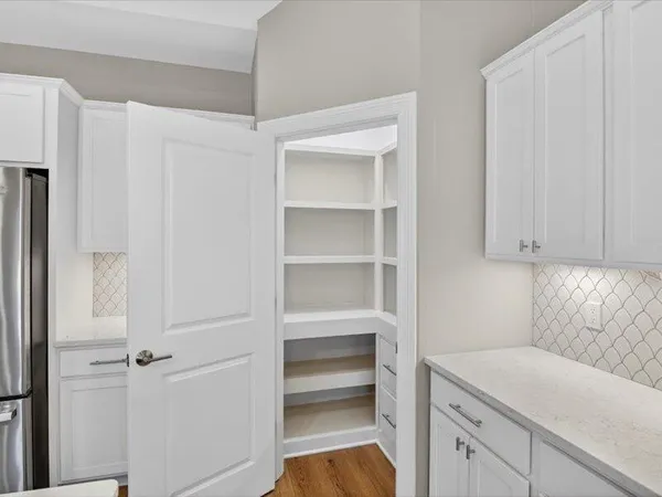 $695,500 | 1132 Lochaven Circle, Hillsdale, MI 49242