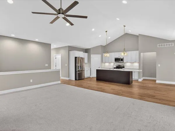 $695,500 | 1132 Lochaven Circle, Hillsdale, MI 49242