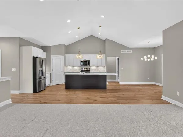 $695,500 | 1132 Lochaven Circle, Hillsdale, MI 49242