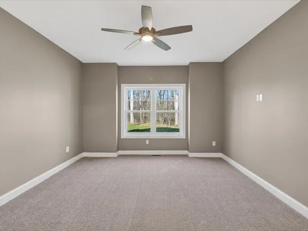 $695,500 | 1132 Lochaven Circle, Hillsdale, MI 49242