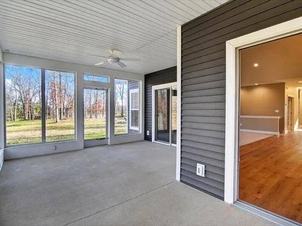 $695,500 | 1132 Lochaven Circle, Hillsdale, MI 49242