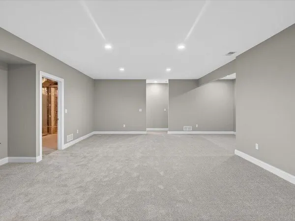 $695,500 | 1132 Lochaven Circle, Hillsdale, MI 49242