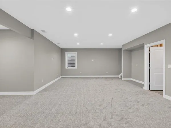 $695,500 | 1132 Lochaven Circle, Hillsdale, MI 49242