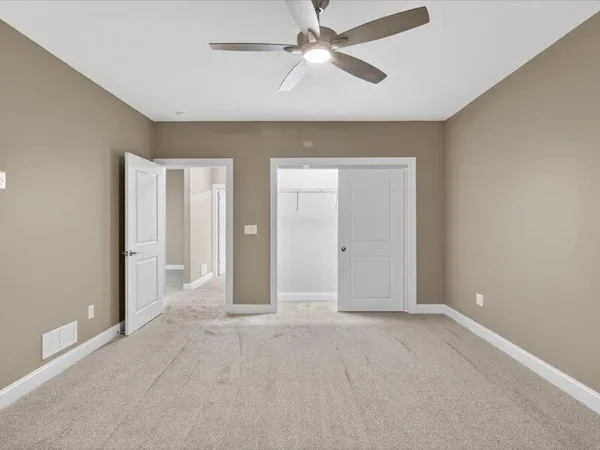 $695,500 | 1132 Lochaven Circle, Hillsdale, MI 49242