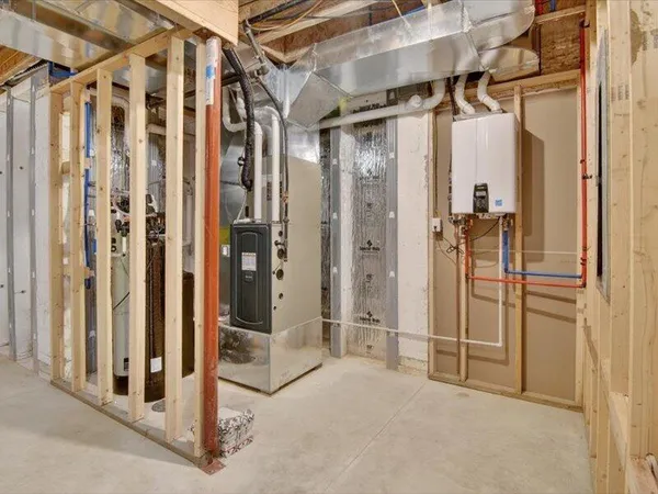 $695,500 | 1132 Lochaven Circle, Hillsdale, MI 49242