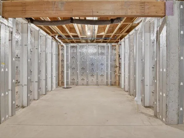 $695,500 | 1132 Lochaven Circle, Hillsdale, MI 49242