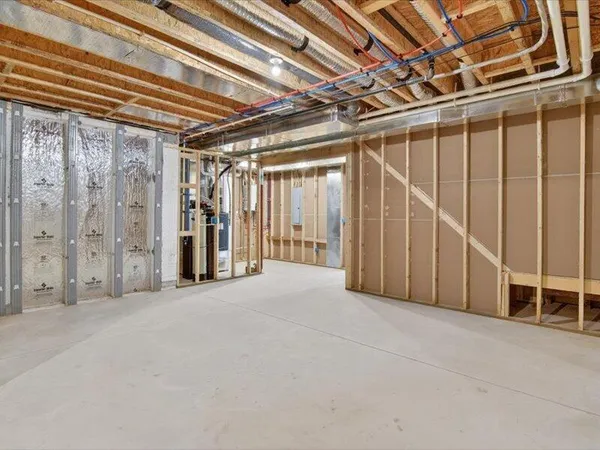 $695,500 | 1132 Lochaven Circle, Hillsdale, MI 49242