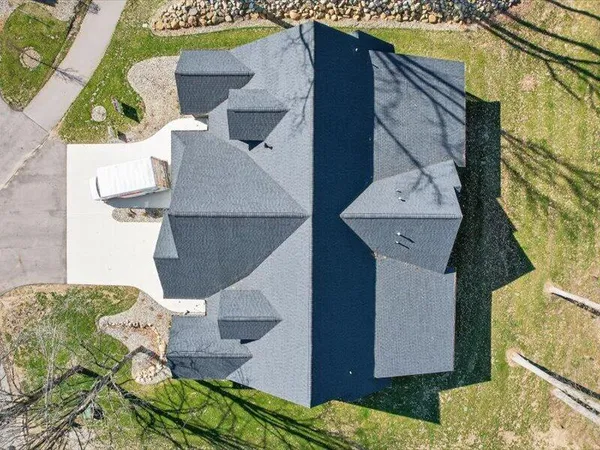 $695,500 | 1132 Lochaven Circle, Hillsdale, MI 49242