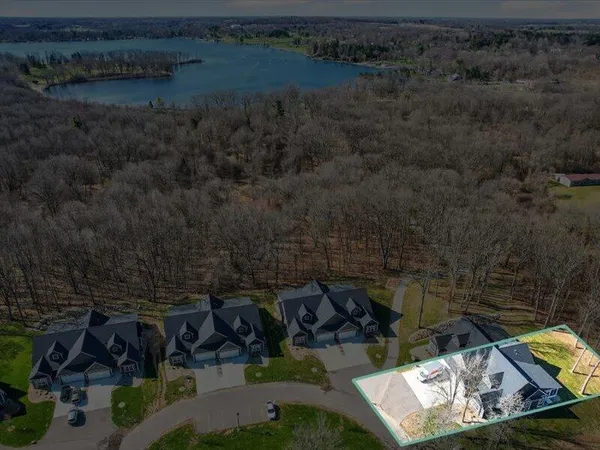 $695,500 | 1132 Lochaven Circle, Hillsdale, MI 49242