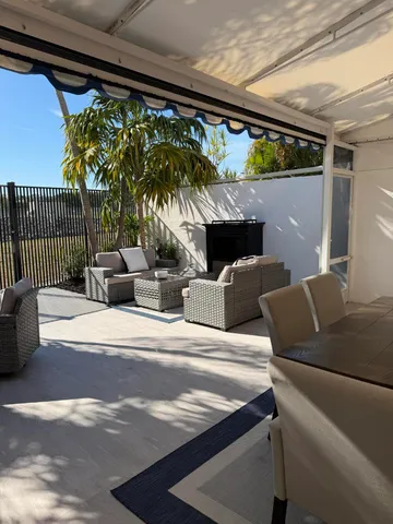 $1,150,000 | 126 Harbor Circle, Delray Beach, FL 33483