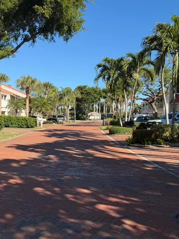 $1,150,000 | 126 Harbor Circle, Delray Beach, FL 33483