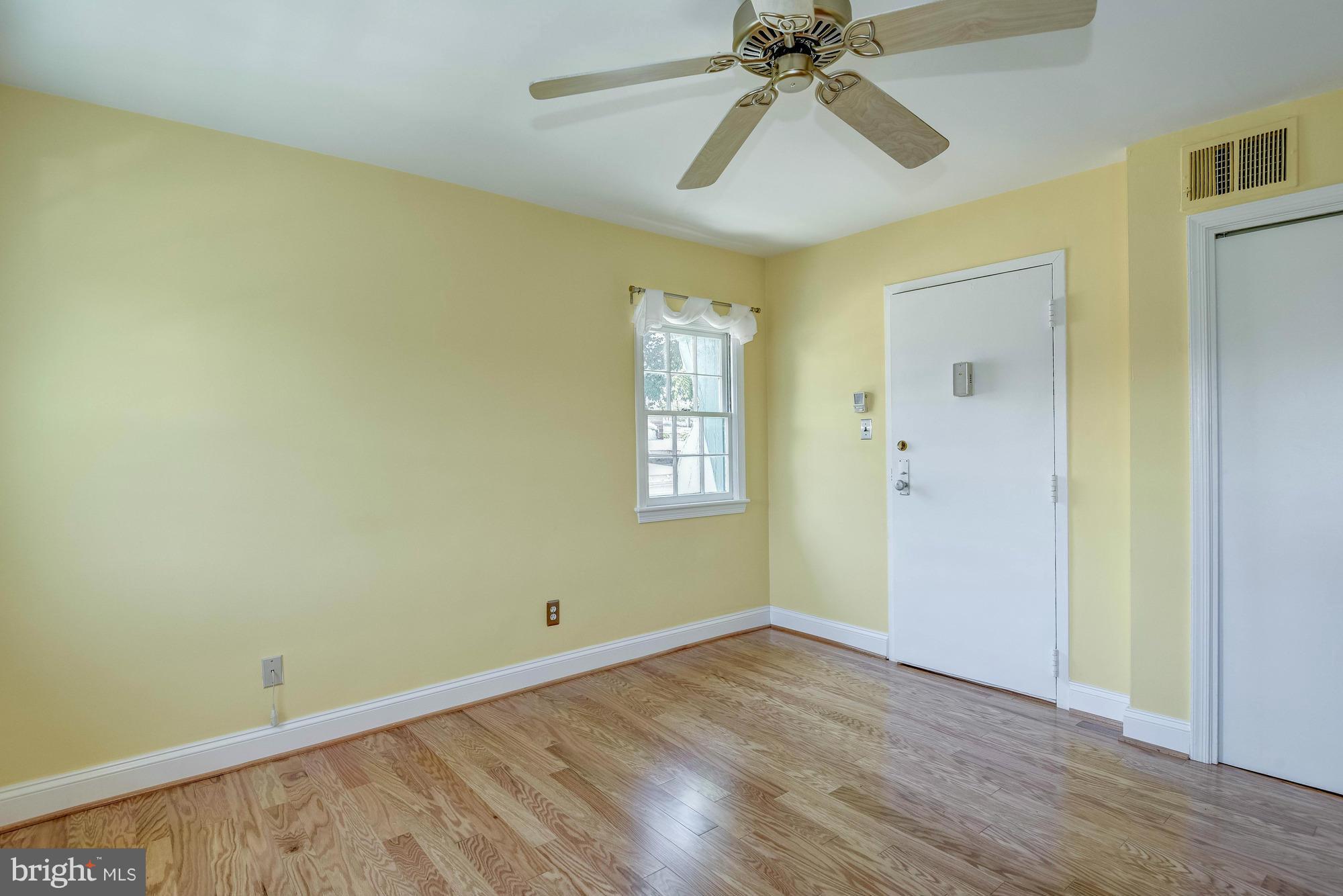 243 10th Street Southeast, Unit 5 Washington, DC 20003 - Photo 9 of 29 Living Room