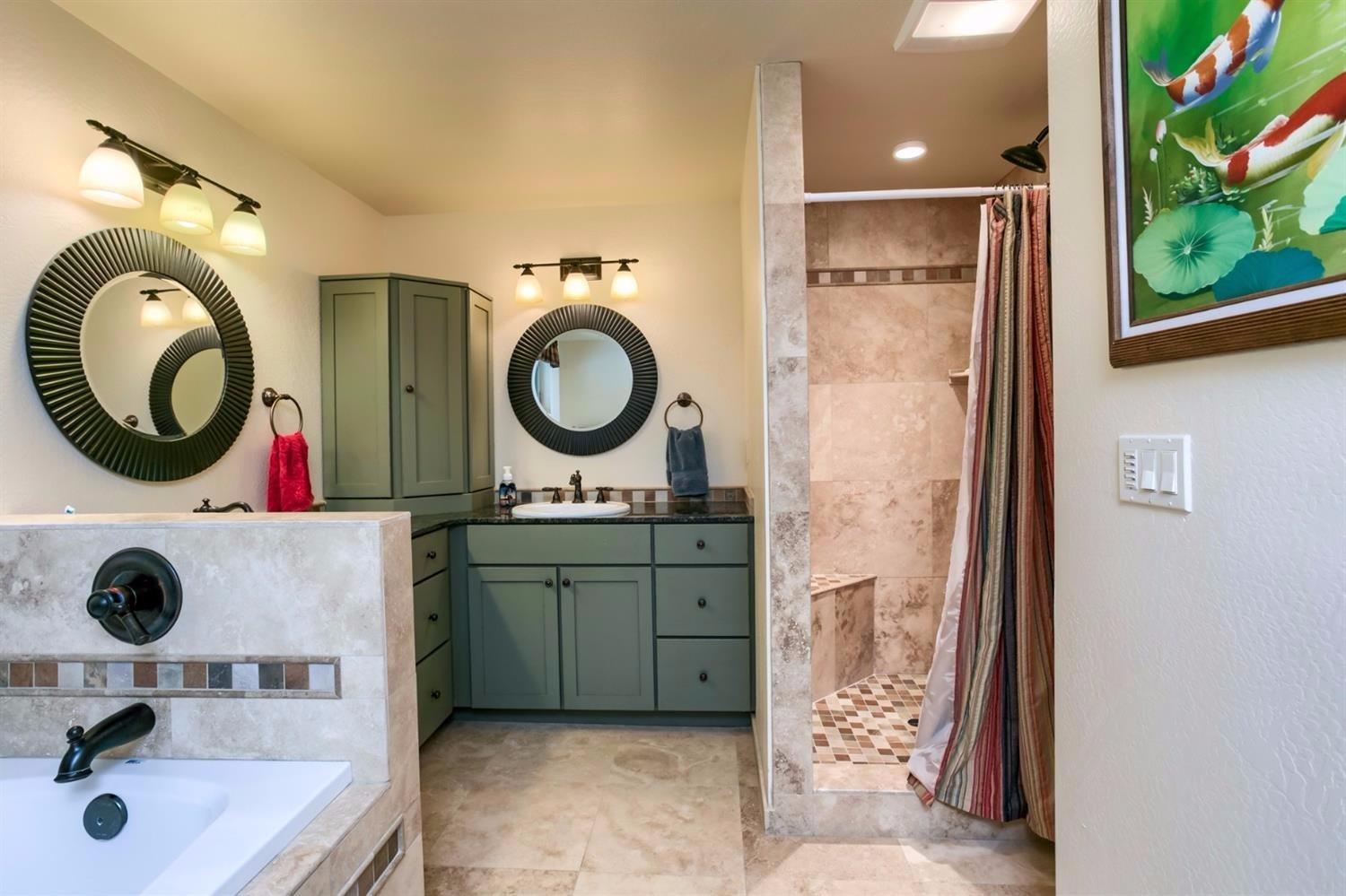 3558 Dodson Road Medford, OR 97504 - Photo 26 of 35 Bathroom