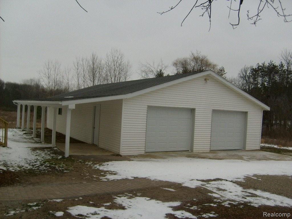 3587 Howland Road Almont, MI 48003 - Photo 7 of 25 Garage/Barn.JPG
