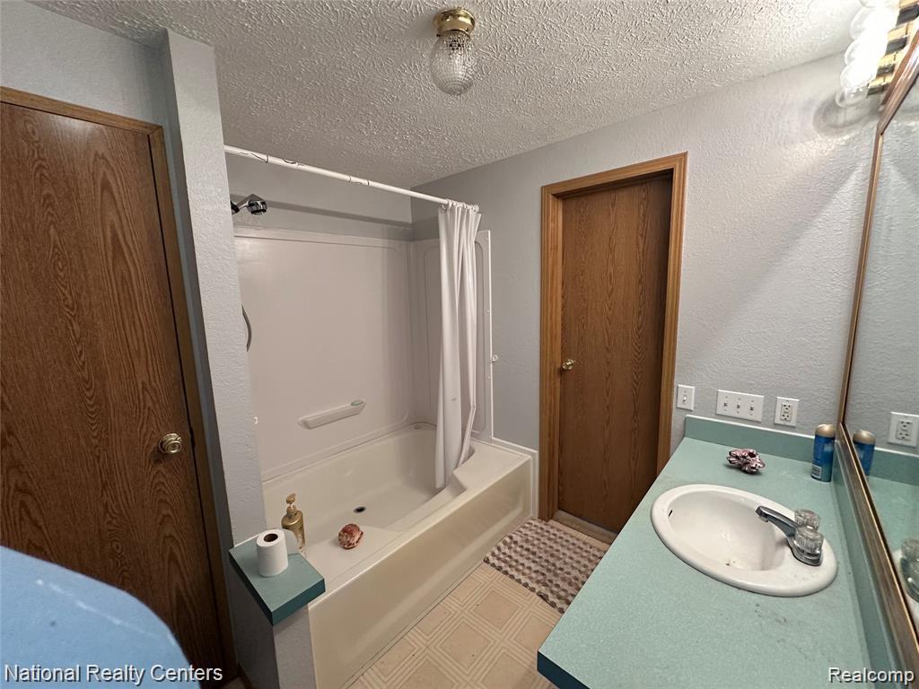 8049 McKinley Road Algonac, MI 48001 - Photo 16 of 23 Gallery Image 16