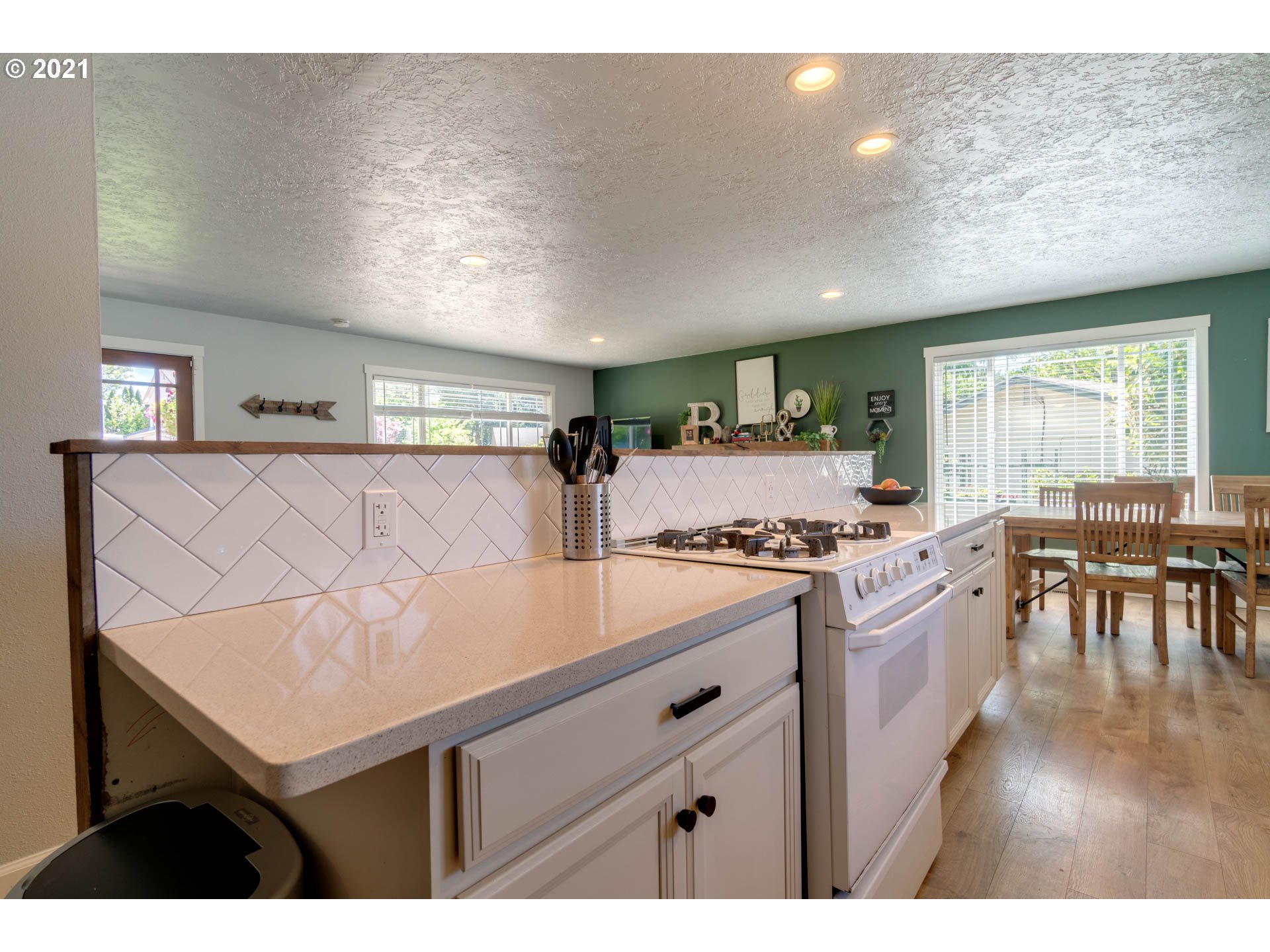 1113 Hadley Road Newberg, OR 97132 - Photo 10 of 30 Gallery Image 10