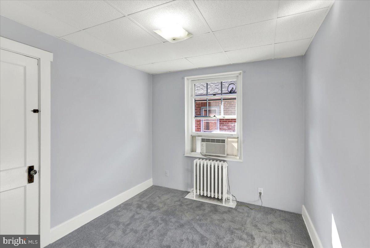 2133 Fairview Street Reading, PA 19609 - Photo 15 of 34 an empty room with windows