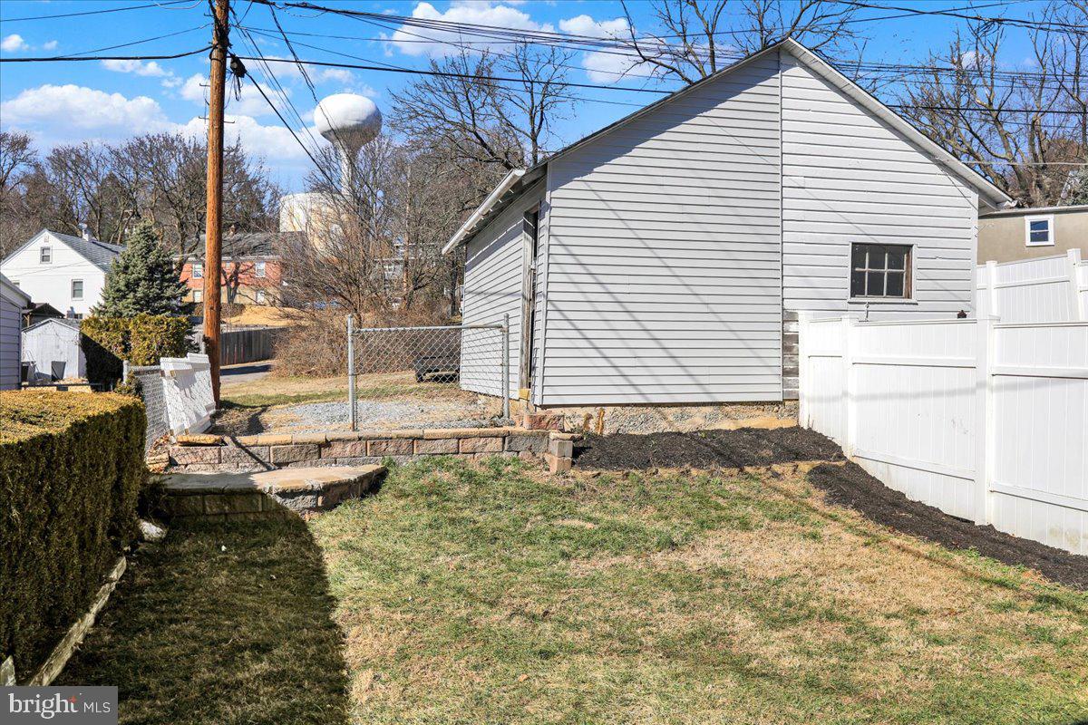 2133 Fairview Street Reading, PA 19609 - Photo 30 of 34 a view of a backyard with sitting area